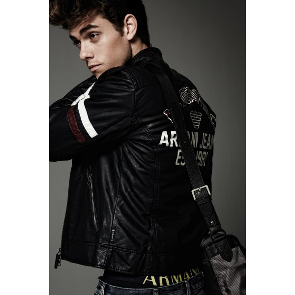 Vestibulum ante ipsum primis